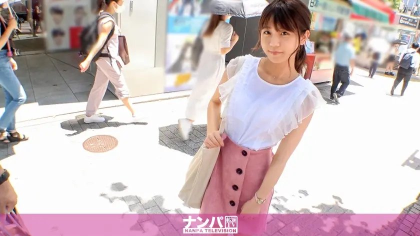 マジ軟派、初撮。 1684 渋谷でうちわの無料配布をしていたら童顔美少女JDをナンパ成功！華奢な身体は巨根男優に激しく抱かれて快感に打ち震える！