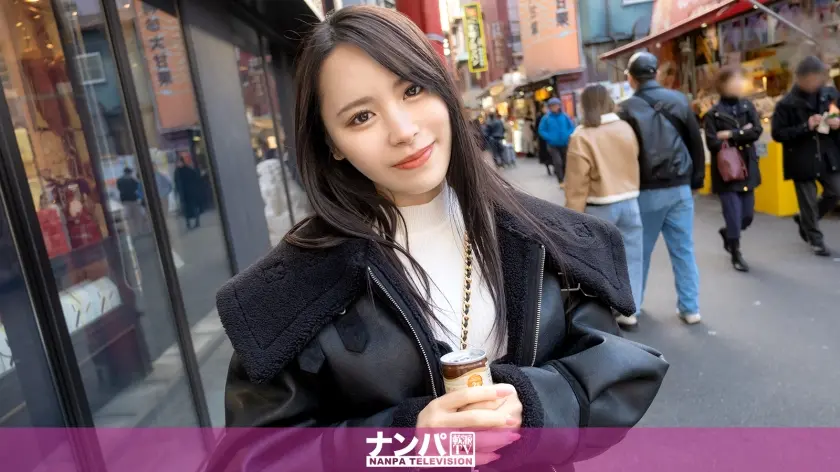 マジ軟派、初撮。 2163 乳首の色でセックス相性診断！！ストロベリー色の下着に包まれたふっくらDカップをベロベロのジュボジュボに舐めまわす！！乳首が弱点なのか、カリカリくすぐるだけでビクビクと陸に打ち上げられた魚のように跳ね出す活きのいい中華街クール系美女！！ミニマ●コで絡めとるようなイチャラブ騎乗位に大昇天不可避！！！！！乳輪の色を確認したかっただけなのに、いつの間にかおいしくいただいちゃいました～！！！！！