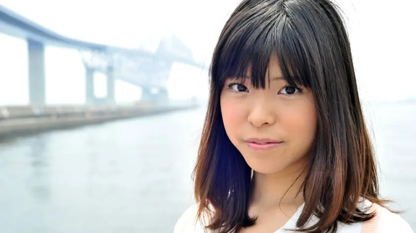 お嬢さまバイトにオナニー見せつけ 真穂