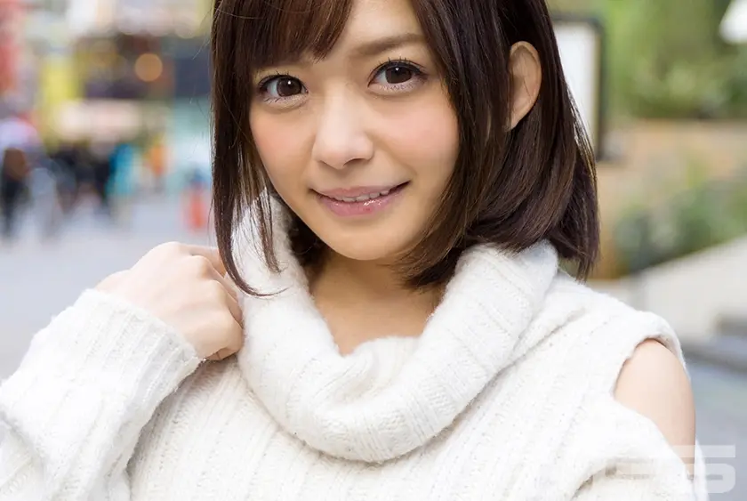 ゆいかちゃんに素股！「これ以上ダメ！彼氏いるし・・・キモチイイけどダメ」って乳首がコリコリに勃ってるじゃないですか？もう最後までしちゃいましょう。