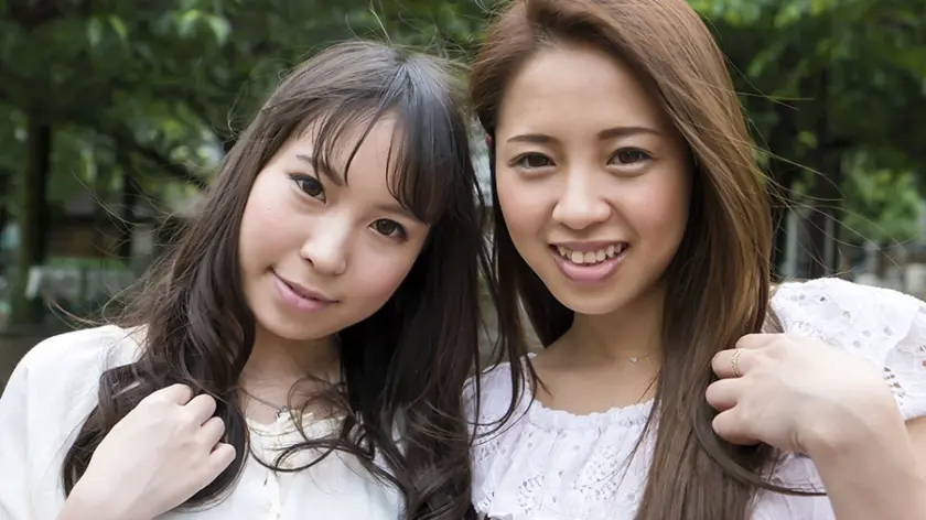 自らチ○コを握ってアソコに挿入です。そんなに欲しかったんですか！もっと早く言ってください！仲良しママの乱れっぷりがけしからん！2人ともフィニッシュは中出しです