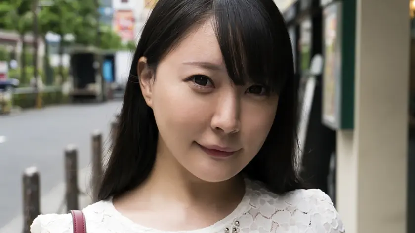 セレブで天然で専業主婦で子なしの奥様はなぜかパイパンで爆乳！おまけに夜な夜なひとり酒！こんなふしだらな人妻は中出しでお仕置きですね