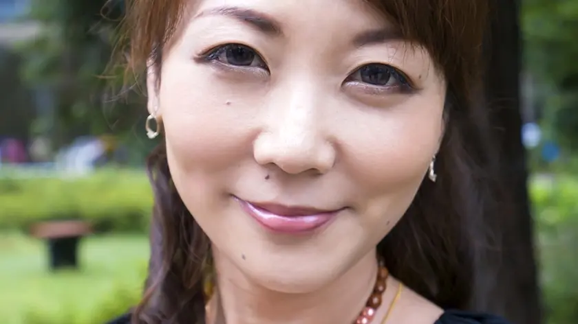 スラっとした健康美脚の奥様 38歳