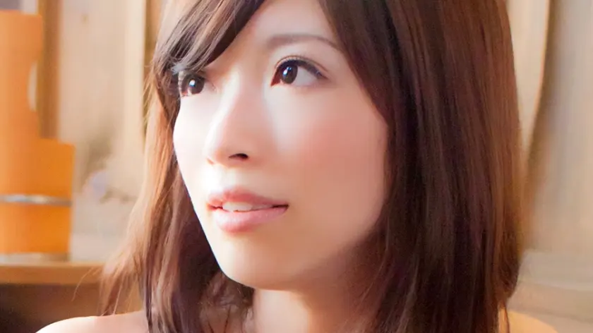 人妻の葵さんと露天風呂で混浴！「先に入ってて…後から行くから。恥ずかしいから」湯船につかりながら人妻が服を脱ぐ姿をガン見チェックで至福のひととき。なんていい眺めでしょうか！あれ！ピンク色のTバックですか！けしからん！