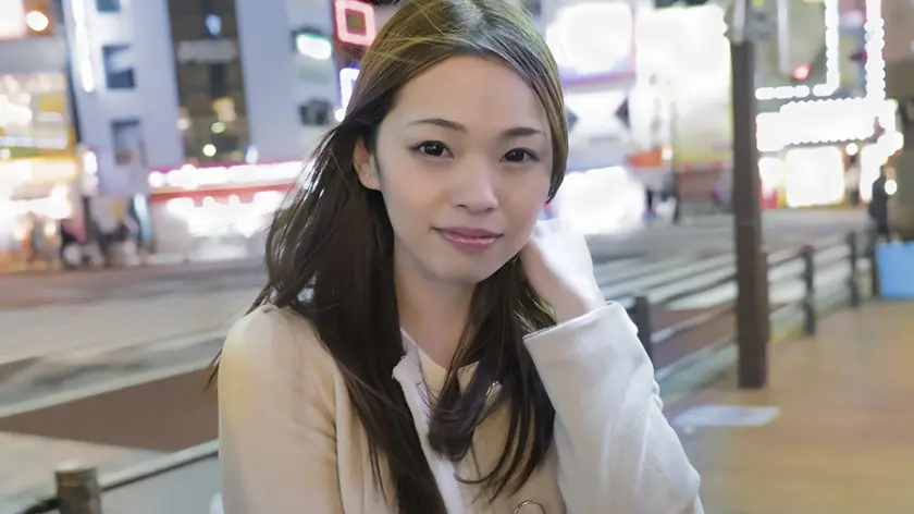 ミニースカートから覗く太ももがたまらないみかちゃん20歳