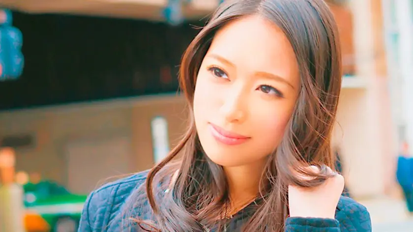 若妻みつきさん(25歳)ガーターがやたら似合うセックス渇望中の美人妻！！おっとりで清楚系なのにいやらしい事が始まると隠語を叫んで感じまくる変態奥様！！おもちゃも自分で購入するセレブな育児オナニスト！