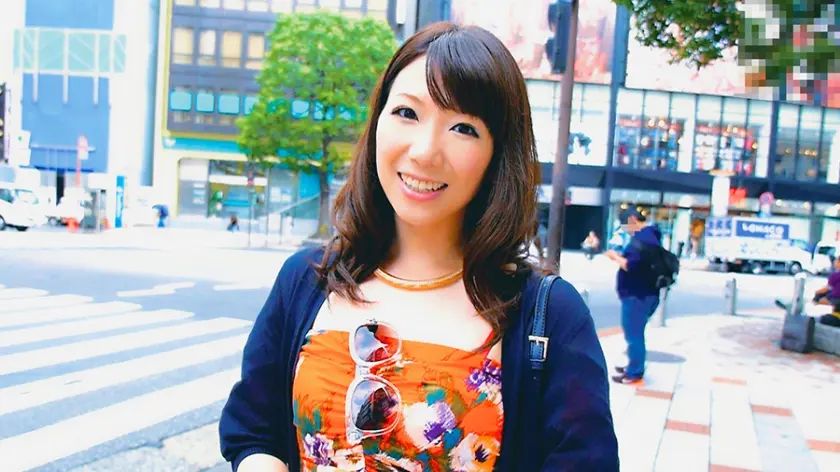 専業主婦一筋えりこ奥様がカミングアウト！「お恥ずかしいんですけど…なんか、ちょっとモノ扱いをされてみたい」なんと昔の彼氏がSっ気のある殿方でその思い出が忘れられずに夜な夜なオナニーでお慰めしている変態さんに中出し！