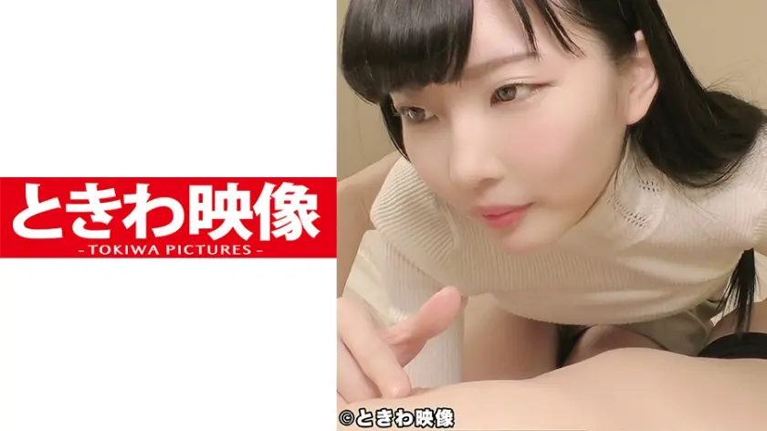 敏感でスレンダーな自撮り女子大生のパイパンなおマ○コにドビューっと中出し！