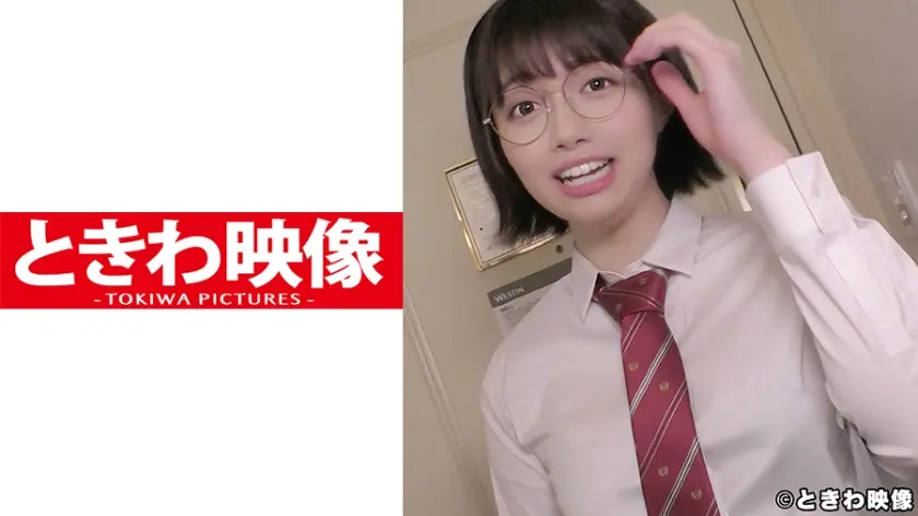 制服姿の似合うショートヘアー女子にムラムラが収まらず生チンコで肉厚パイパンマンコを掻きまわして中出し！