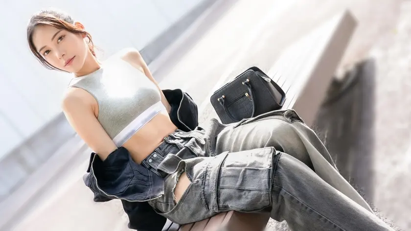 グレーの下着から滲み出るエロ汁シミがそそる！ 最強ぶっ飛びスタイルの全身性感帯！！ 【なみ 24歳】 ぷっくり乳首にしゃぶりつく！感じすぎてビクビクが止まらない！！ 【初撮り】ネットでAV応募→AV体験撮影 2520